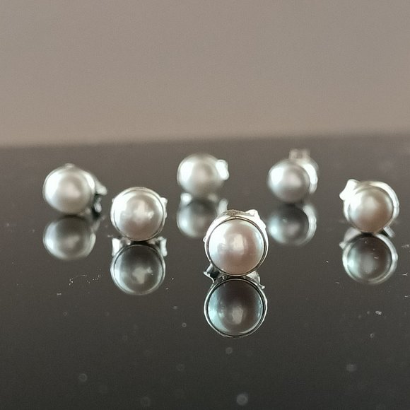 Genuine Pearl Studs - Picture 1 of 3